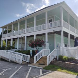 Clubhouse with elevator and ramp!