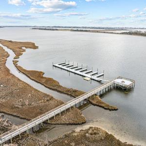 Summerhouse Day Dock