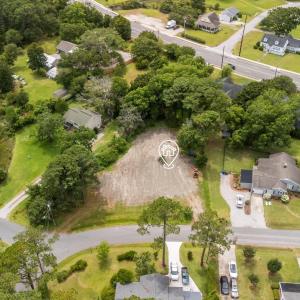 203 Sherwood Blvd Arial w Arrow