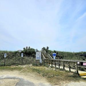 Beach access accross the street