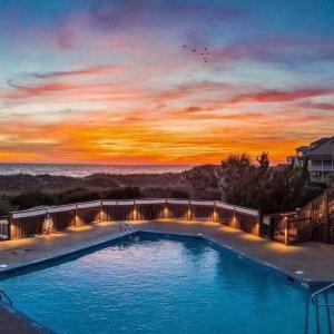 St James Beach Club On Oak Island