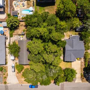 210 NE 34th St, Oak Island-10