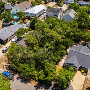 210 NE 34th St, Oak Island-14