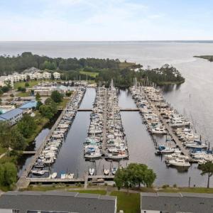 Fairfield Harbour Marina