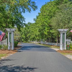 Entrance to Devaun Park