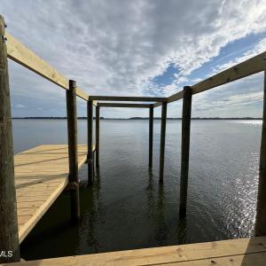 495 P V Dr pier with sace for boat or bo