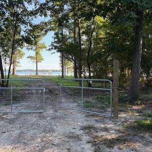 495 Entry from P V Dr via the 45' right