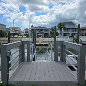 Dock%20with%20Boat%20Lift%202