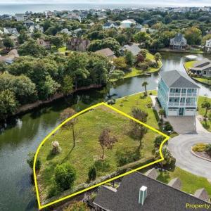 Beautiful Lot in Lands End