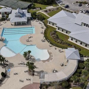 Seaside Club Ariel