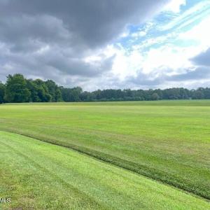 BARRINSTON WOODS ENTRY 7