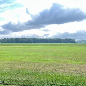 BARRINSTON WOODS ENTRY 5