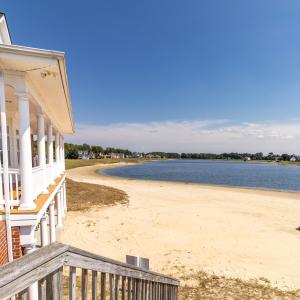 Clubhouse + Lake