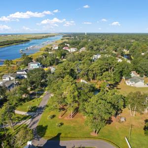 711 Waterway Dr, Sunset Beach