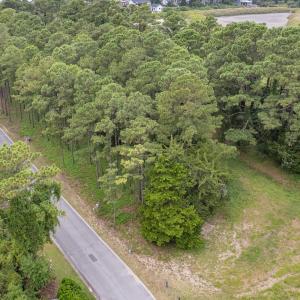 4042 Barnes Bluff-2