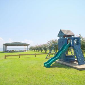 5. view toward common area