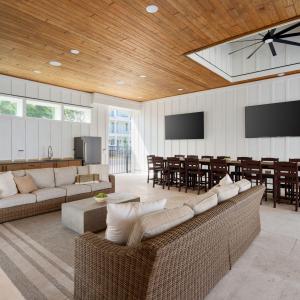 amenities-ground-pool-house-03