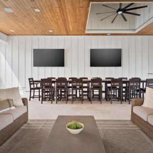 amenities-ground-pool-house-02