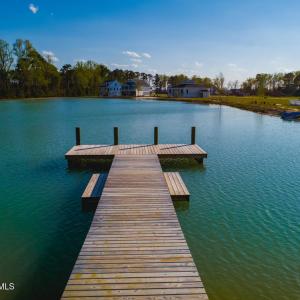 19 Pintail Lake neighborhood dock