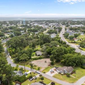 201 & 203 Sherwood Blvd