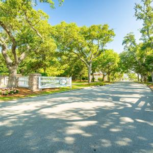 Front St Entrance & Kayak Barn