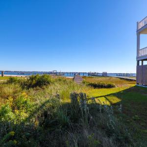 Vacant waterfront lot