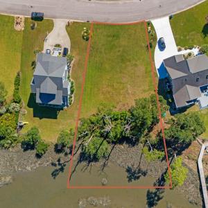 Vacant lot in Mariners Pointe