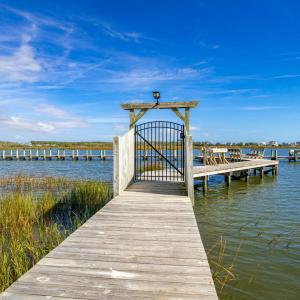 Mariners Pointe dock