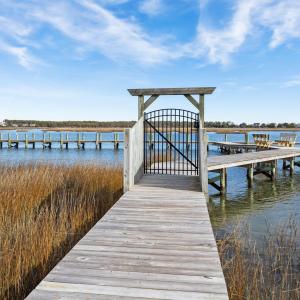 31-web-or-mls-Mariners Pointe Stock5