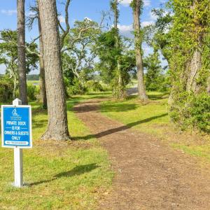 35-web-or-mls-Mariners Pointe Stock4