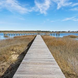 32-web-or-mls-Mariners Pointe Stock6