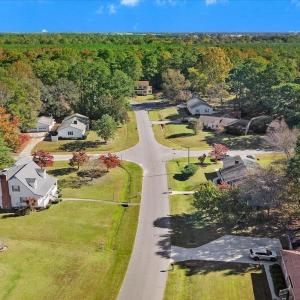14-Country Squire Rd-14