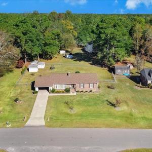 26-Country Squire Rd-26