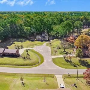 24-Country Squire Rd-24