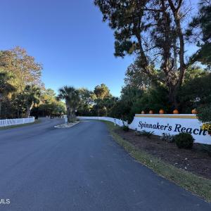 Spinnakers Reach Entrance 1.2