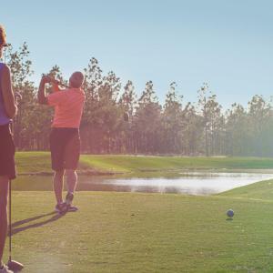 2 Golf Ladies