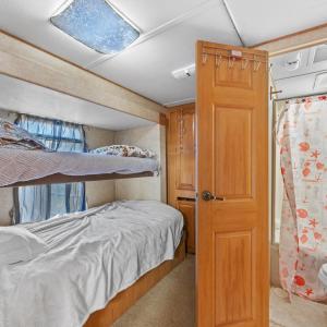 9_bedroom