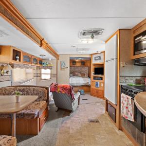 10_dining area