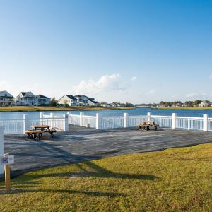 pond-view-deck-01