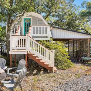 2608 East Oak Island Drive