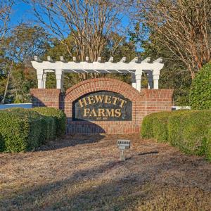 Entrance to Hewett Farms