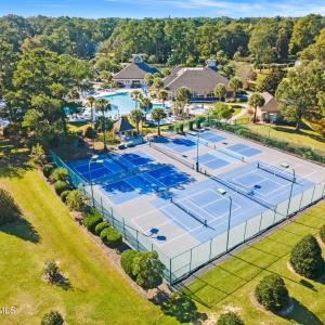 Plantation Club pickle ball courts