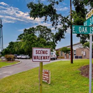 OI Scenic Walkway Sign 31st Street