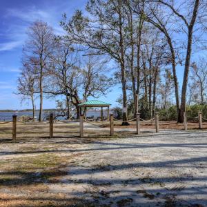 823 Chadwick Shores Dr Sneads-large-049-