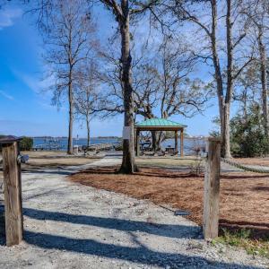 823 Chadwick Shores Dr Sneads-large-050-