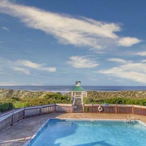 St. James Oak Island Beach Club