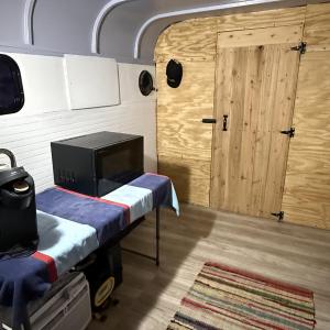 INSIDE TRAILER III