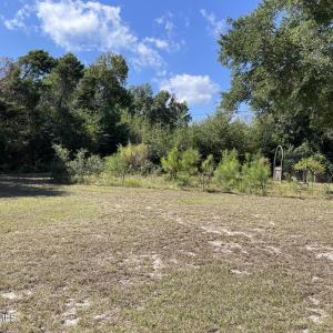 Front lot 6 photo