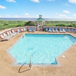 18 Beach pool