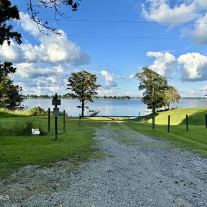 0EEBEB54-A34B-4222-9372-1CBF01245B93_1_2